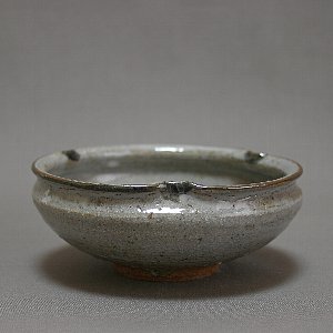 三ツ紋鉢