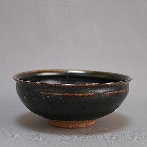 玄釉浅鉢