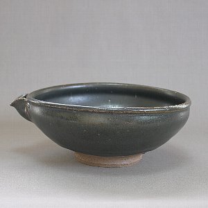 玄釉片口鉢
