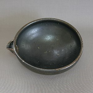 玄釉片口鉢1
