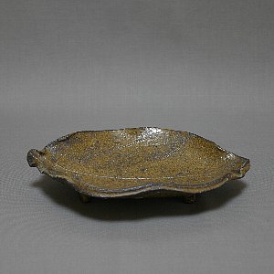 伊羅保木の葉皿1