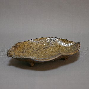 伊羅保木の葉皿2